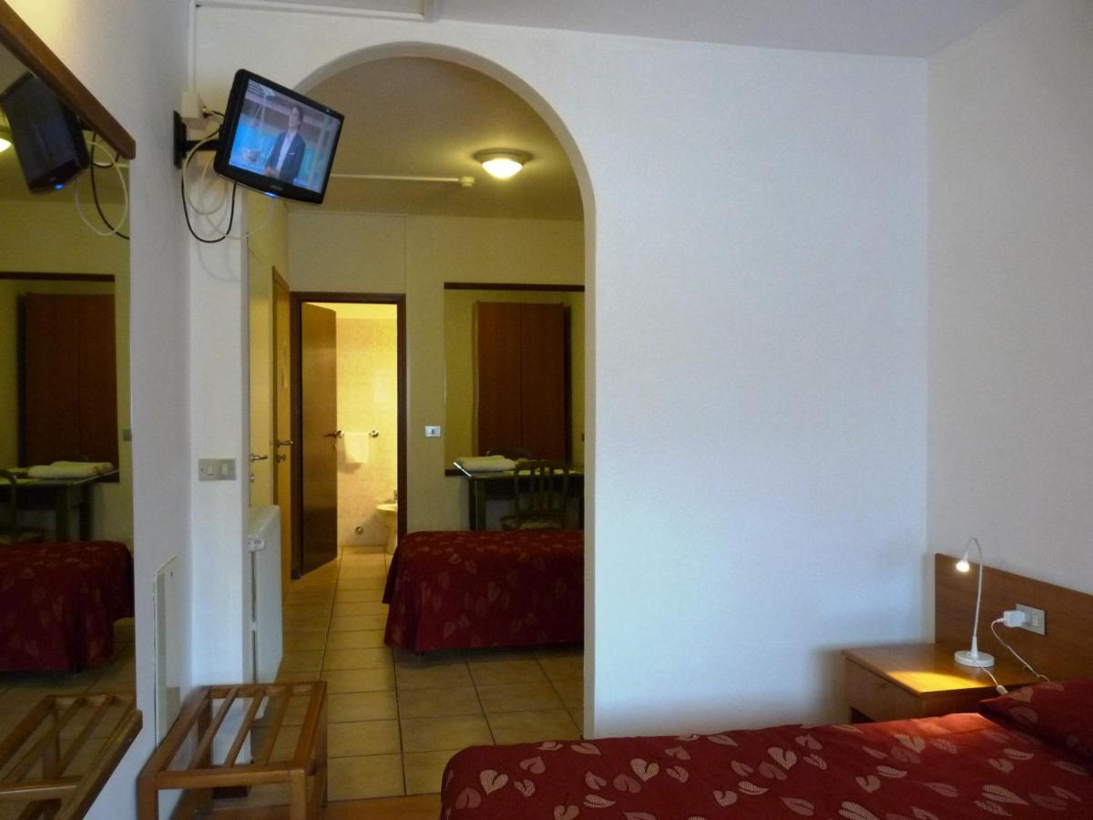 Hotel La Rosa Teglio Bagian luar foto