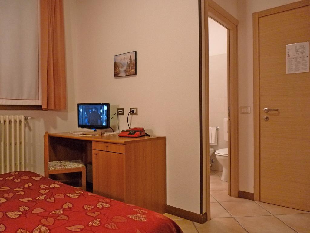Hotel La Rosa Teglio Ruang foto
