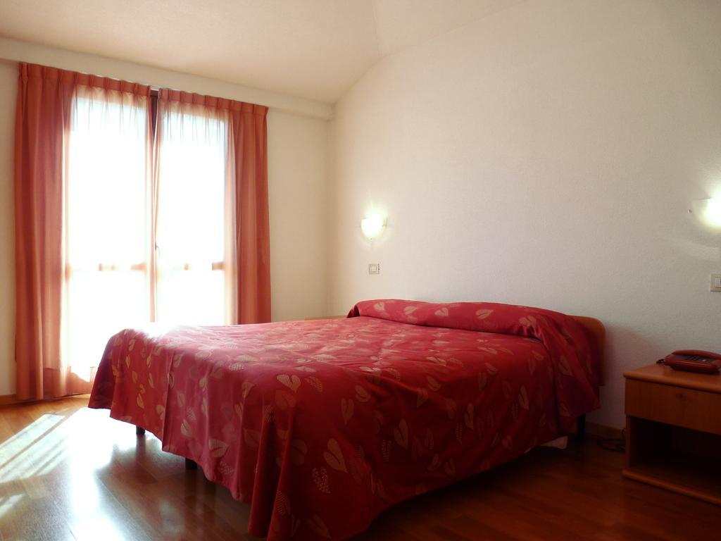 Hotel La Rosa Teglio Bagian luar foto