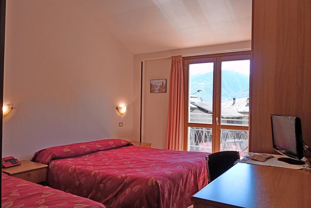 Hotel La Rosa Teglio Bagian luar foto