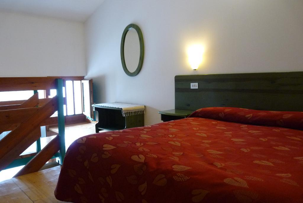 Hotel La Rosa Teglio Bagian luar foto