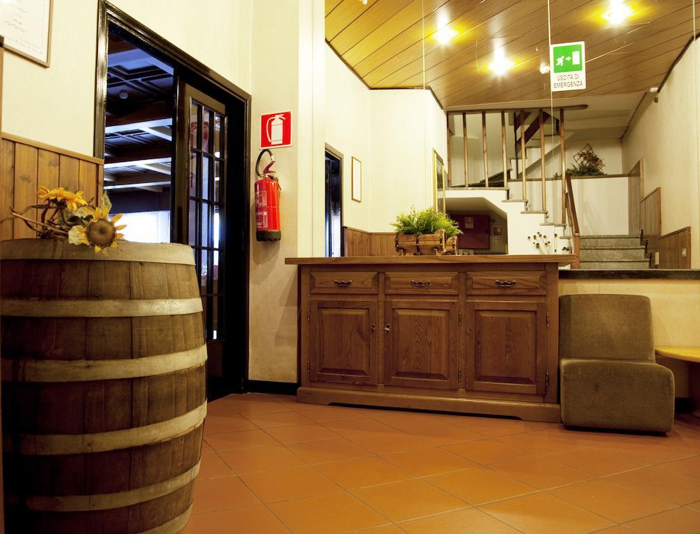 Hotel La Rosa Teglio Bagian luar foto