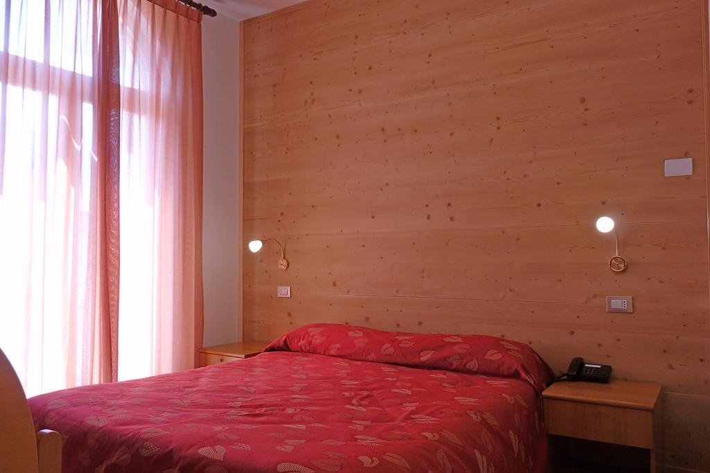 Hotel La Rosa Teglio Bagian luar foto