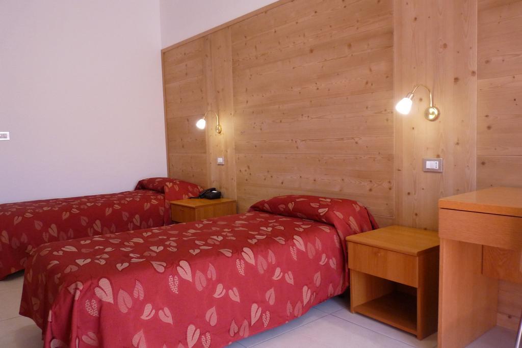 Hotel La Rosa Teglio Bagian luar foto