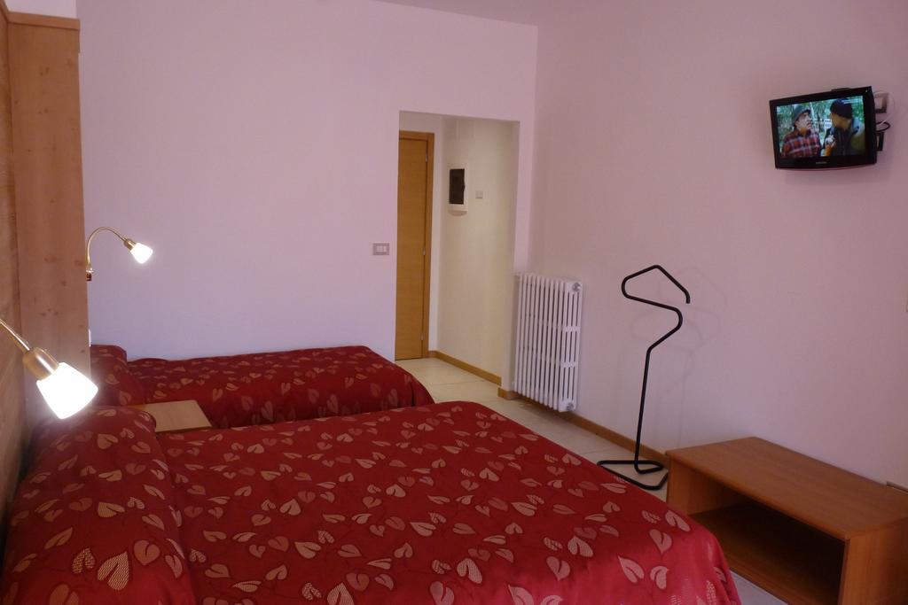 Hotel La Rosa Teglio Bagian luar foto
