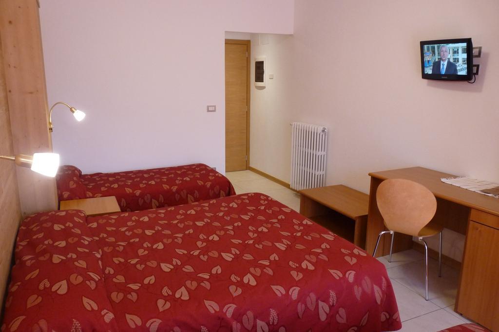 Hotel La Rosa Teglio Bagian luar foto